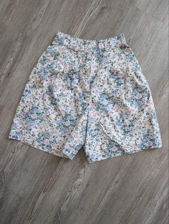 Source Unknown Pants - Vintage Floral A-Line Shorts in Pastel Pink and Blue